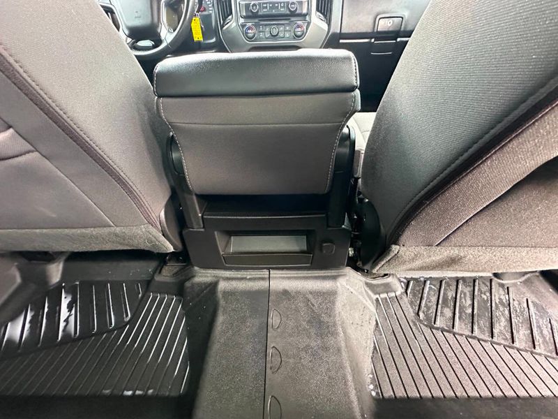 2018 Chevrolet Silverado 1500 LT 4x4 4dr Crew Cab 5.8 ft. SB - 22887054 - 26