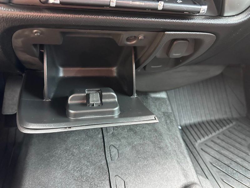 2018 Chevrolet Silverado 1500 LT 4x4 4dr Crew Cab 5.8 ft. SB - 22887054 - 43