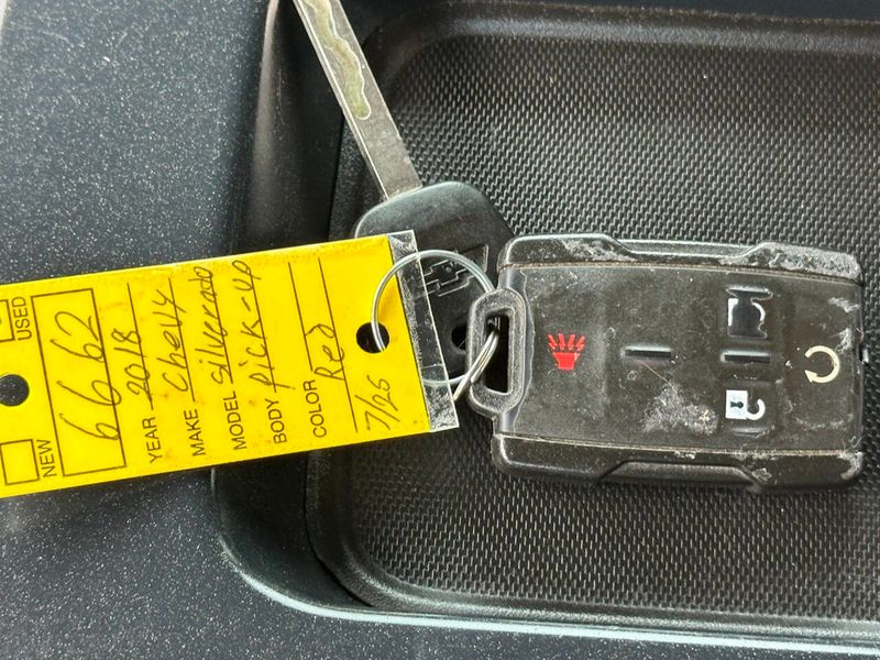 2018 Chevrolet Silverado 1500 LT 4x4 4dr Crew Cab 5.8 ft. SB - 22887054 - 50