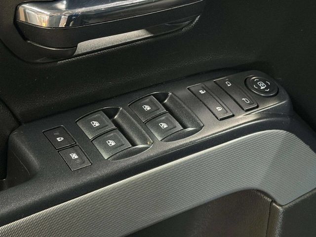 2018 Chevrolet Silverado 1500 LT 4x4 4dr Crew Cab 5.8 ft. SB - 22978216 - 9