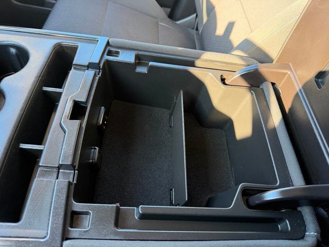 2018 Chevrolet Silverado 1500 LT 4x4 4dr Crew Cab 5.8 ft. SB - 22978216 - 39