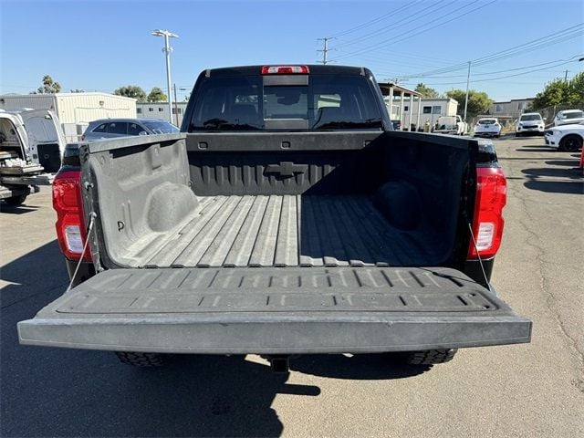 2018 Chevrolet Silverado 1500 LTZ - 22652767 - 16