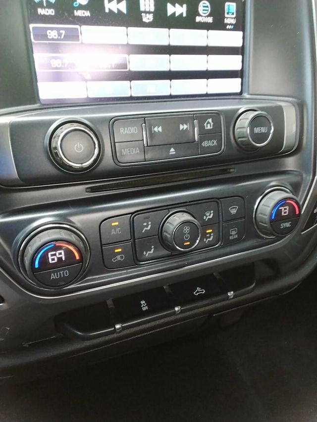 2018 Chevrolet Silverado 1500 LTZ PACKAGE - 23061745 - 19