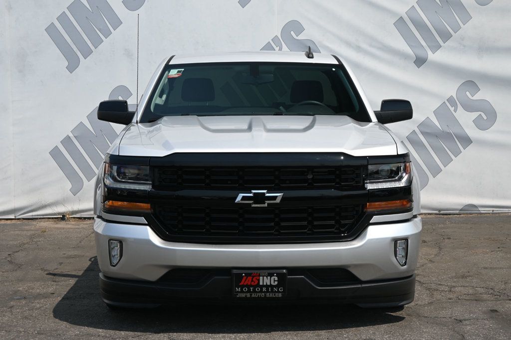 2018 Chevrolet Silverado 1500 LT photo 2