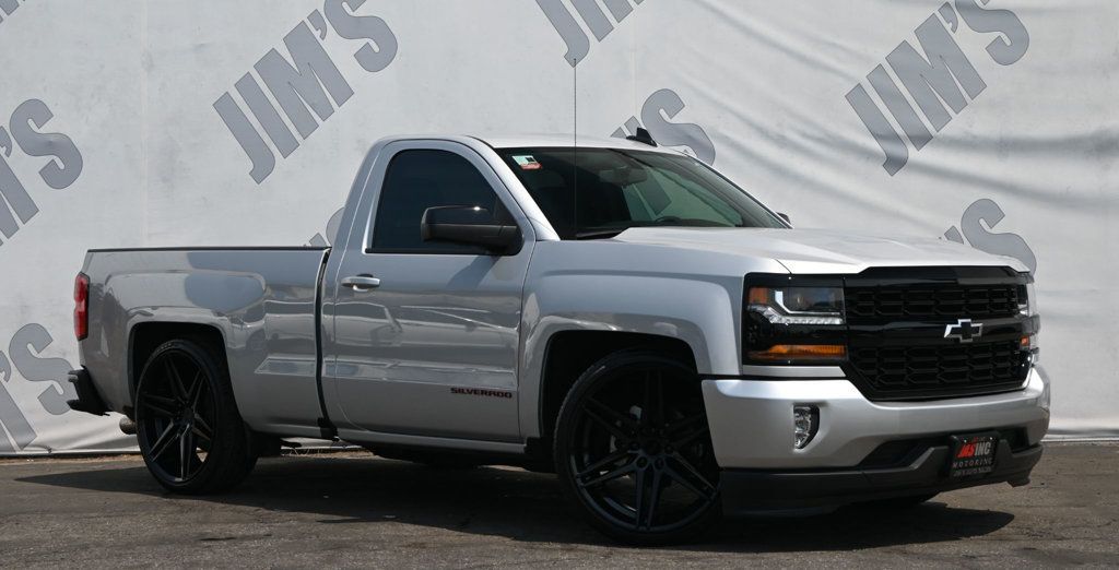 2018 Chevrolet Silverado 1500 LT photo 3