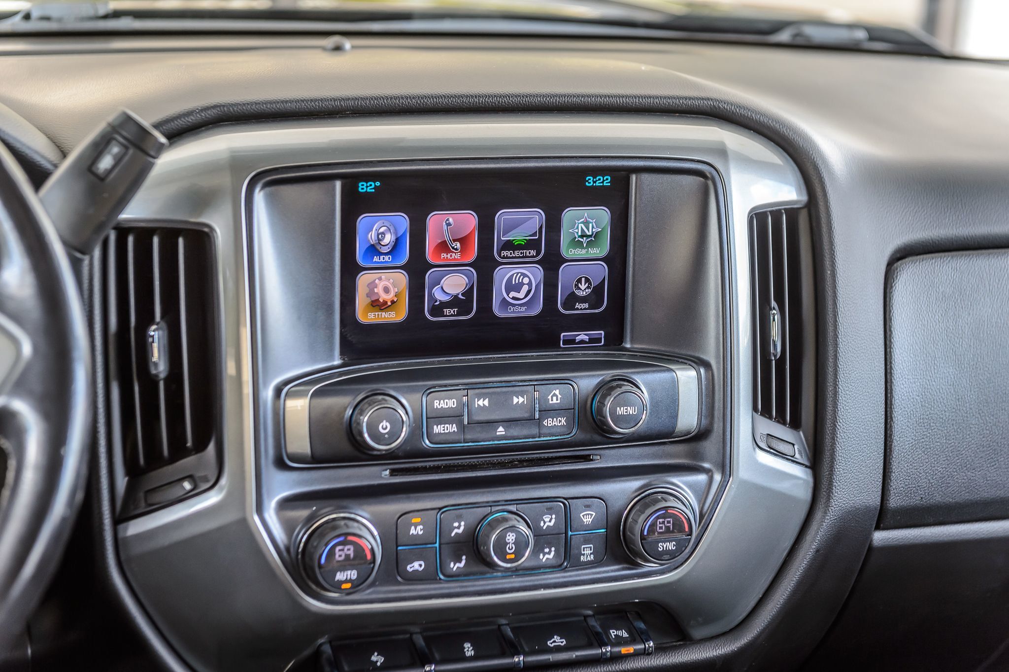 2018 Chevrolet Silverado 1500 LT photo 26