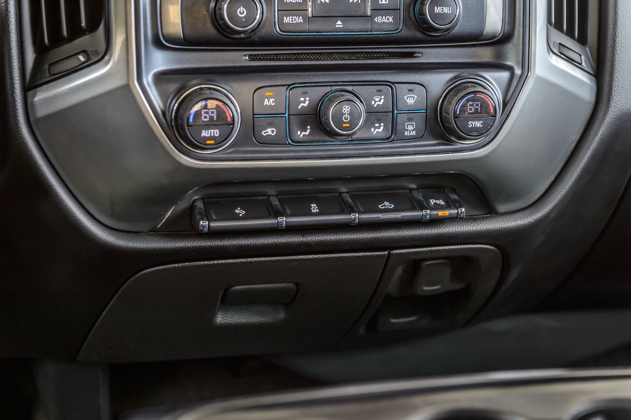 2018 Chevrolet Silverado 1500 LT photo 27