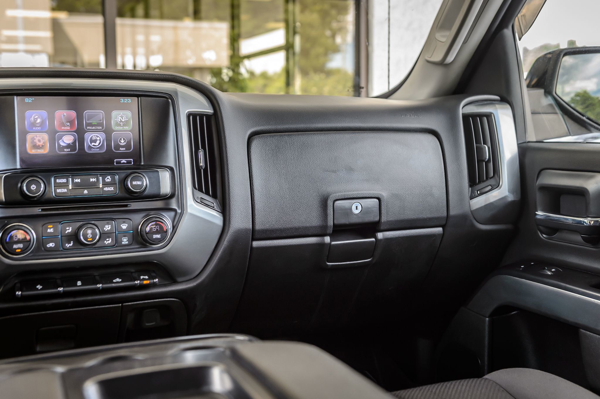 2018 Chevrolet Silverado 1500 LT photo 31
