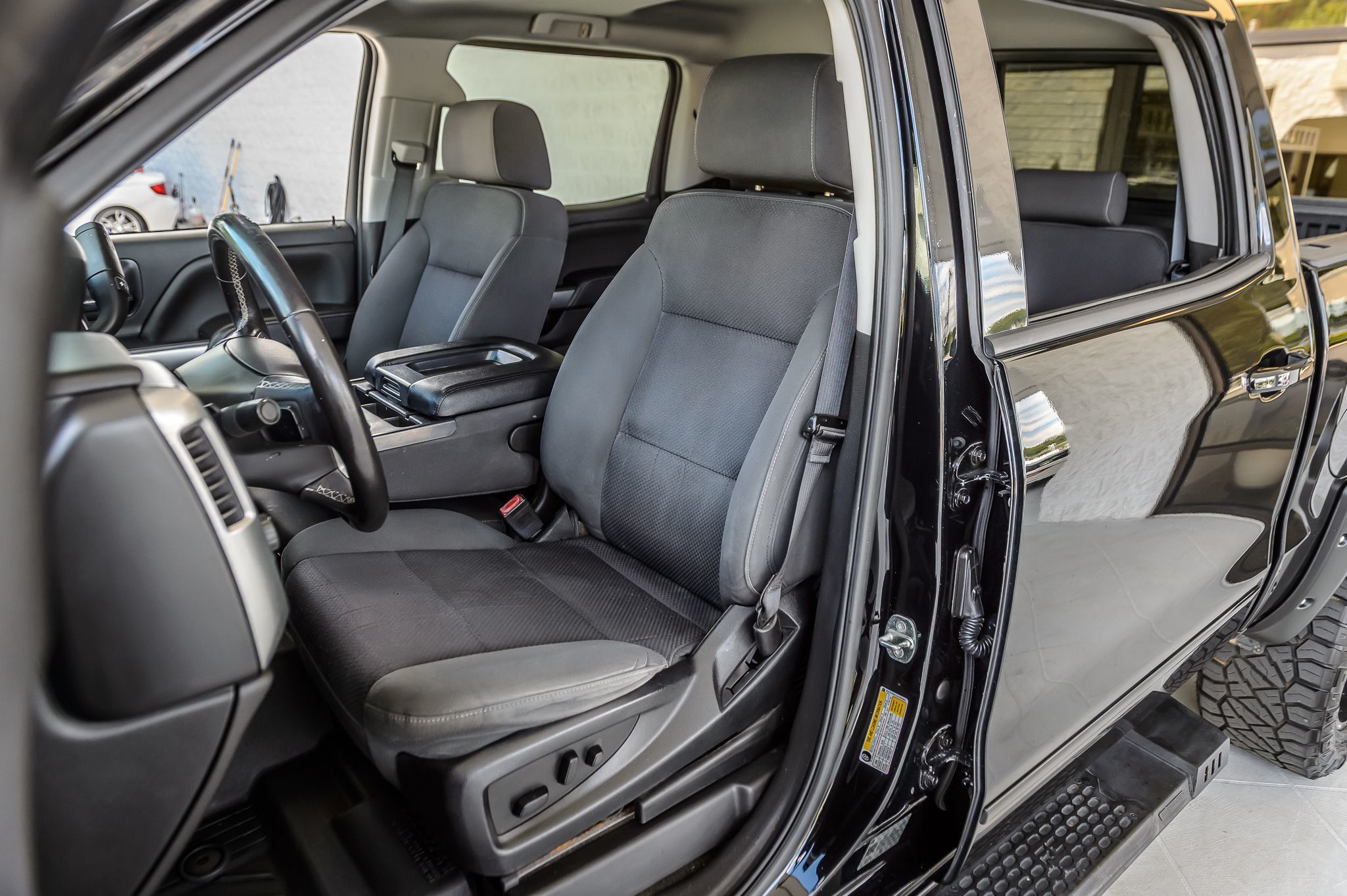 2018 Chevrolet Silverado 1500 LT photo 34