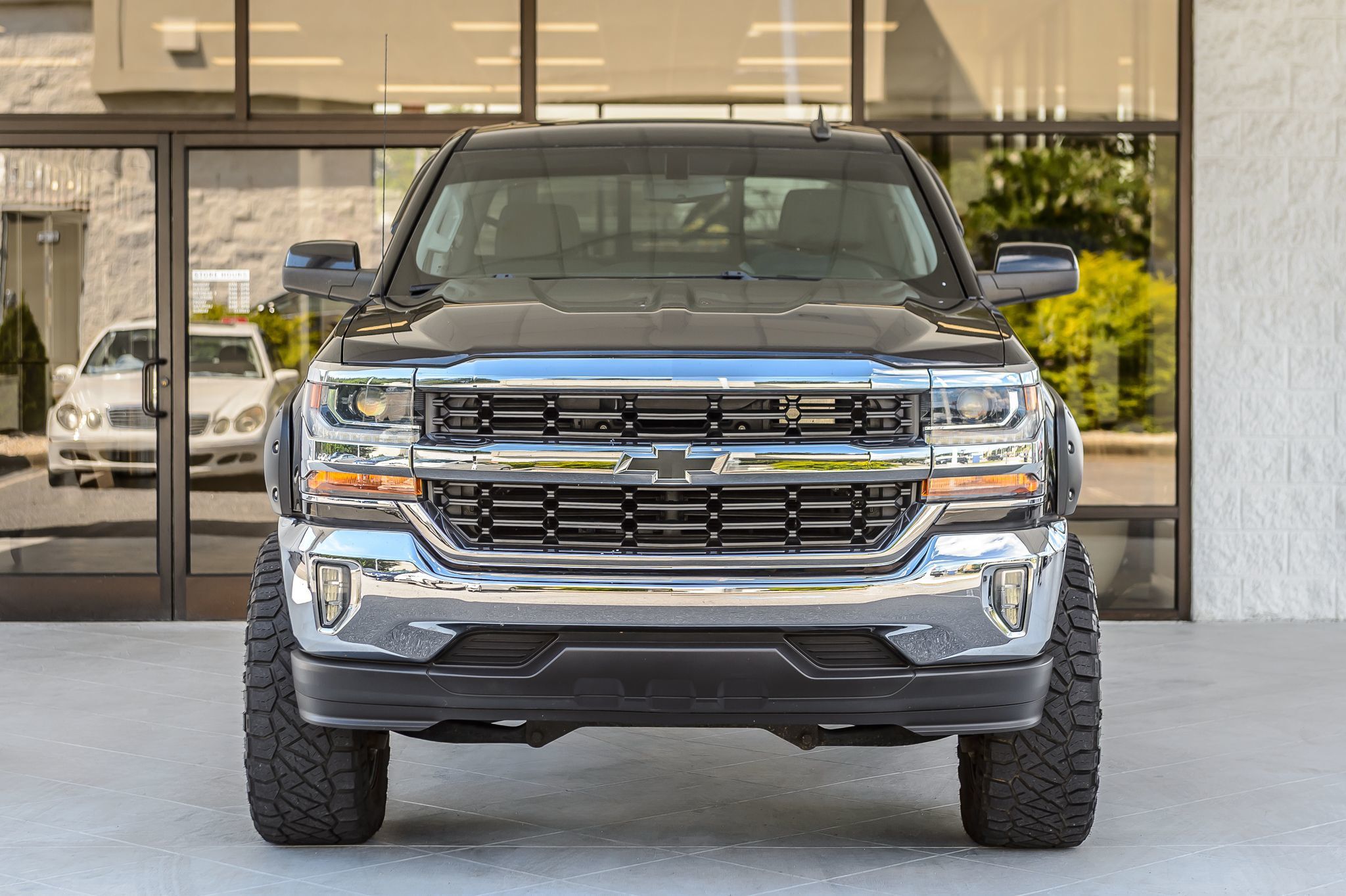 2018 Chevrolet Silverado 1500 LT photo 4