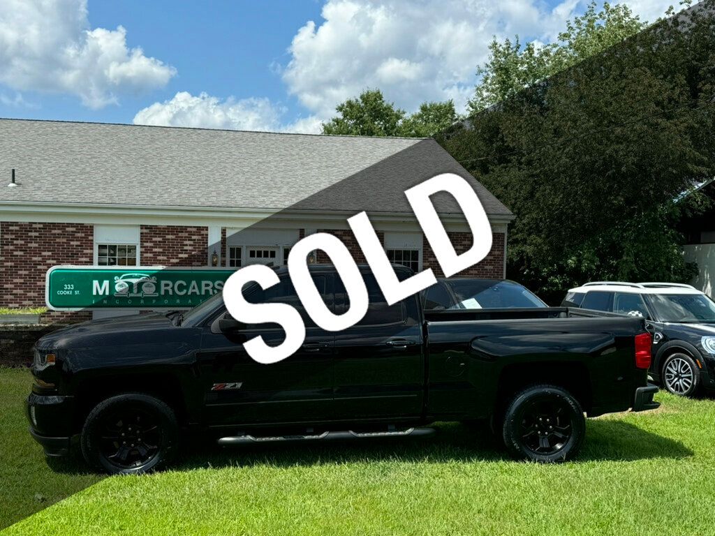 2018 Chevrolet Silverado 1500 WHAT A GREAT LOOKING TRUCK AT A GREAT PRICE!!  - 22550436 - 0