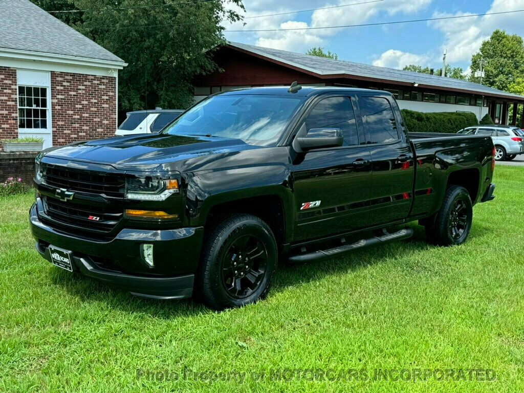 2018 Chevrolet Silverado 1500 WHAT A GREAT LOOKING TRUCK AT A GREAT PRICE!!  - 22550436 - 3