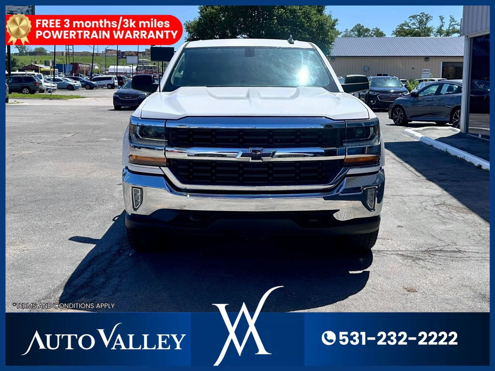 2018 Chevrolet Silverado 1500 LT photo 2
