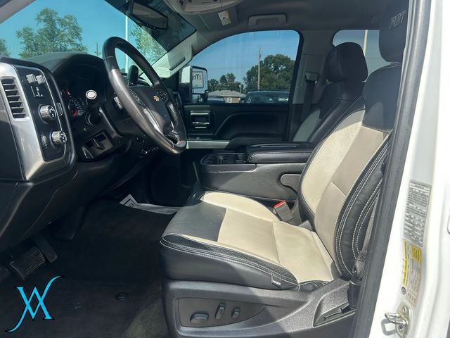 2018 Chevrolet Silverado 1500 Crew Cab Z71 LT Pickup 4D 5 3/4 ft - 23083906 - 10
