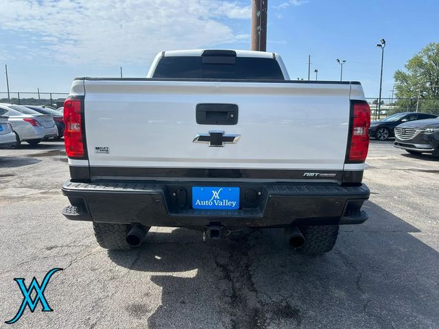 2018 Chevrolet Silverado 1500 Crew Cab Z71 LT Pickup 4D 5 3/4 ft - 23083906 - 5