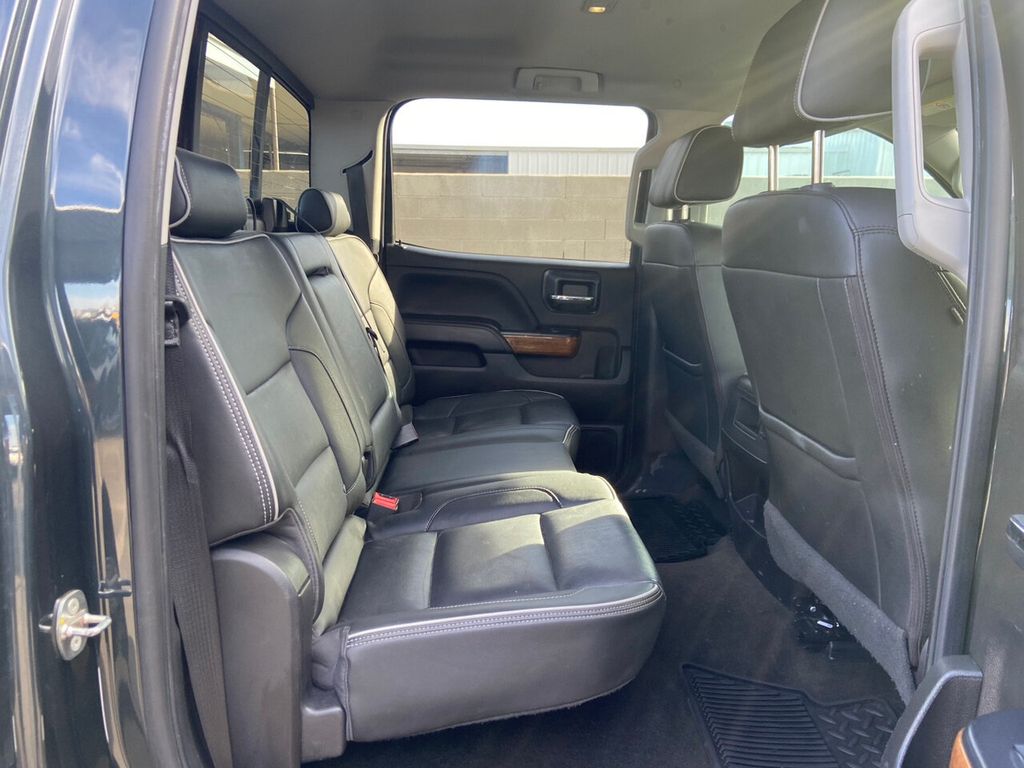 2018 Chevrolet Silverado 2500HD 4WD Crew Cab 153.7" High Country - 22153355 - 19