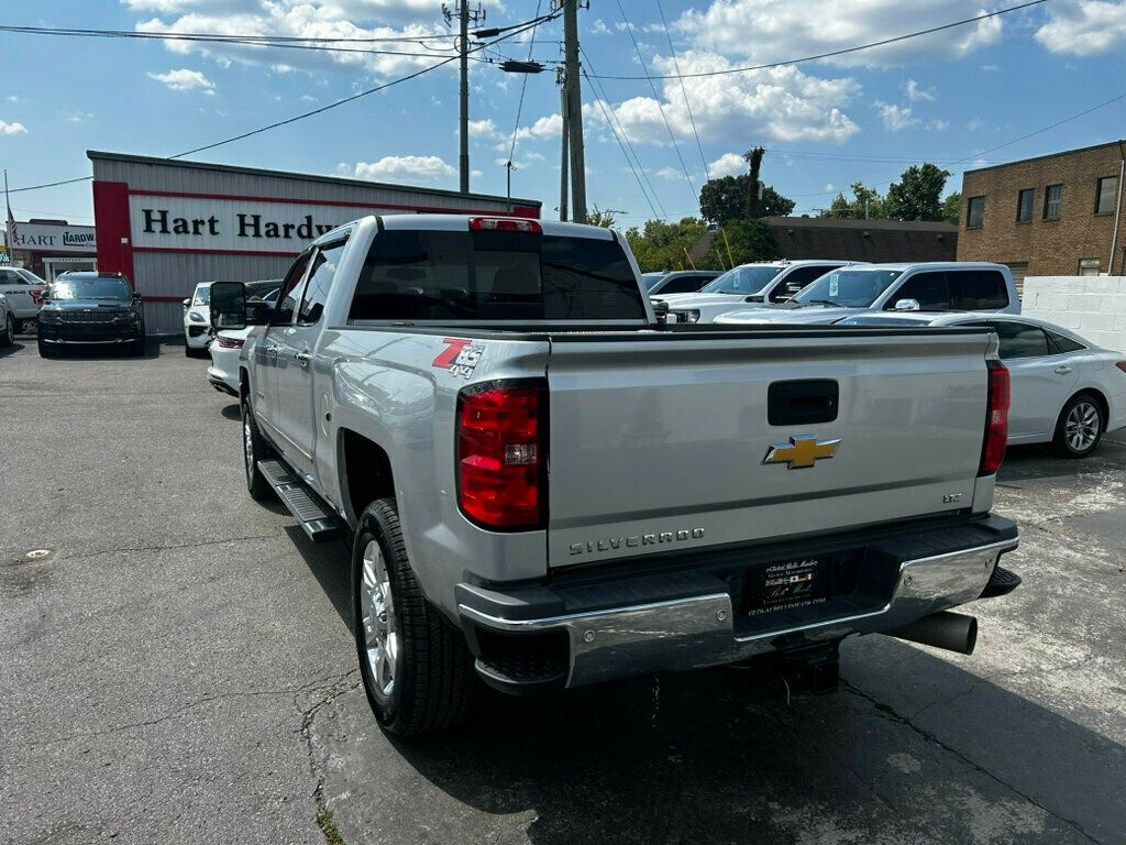 2018 Chevrolet Silverado 2500HD photo 2