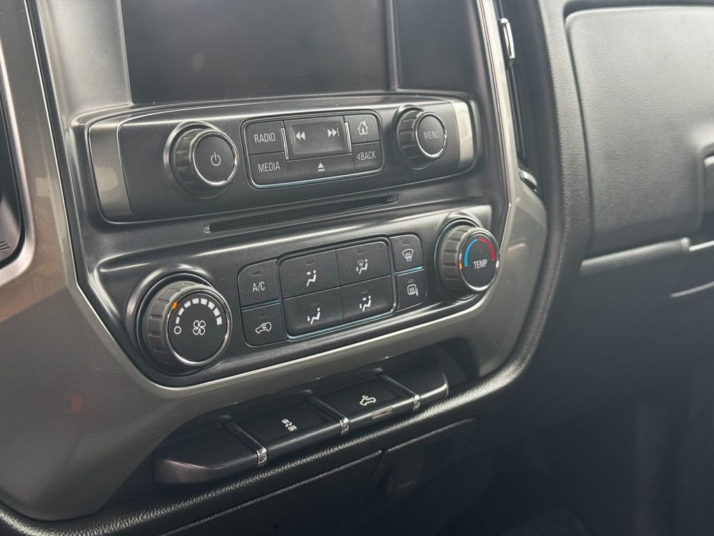 2018 Chevrolet Silverado 2500HD LT - 23062520 - 11