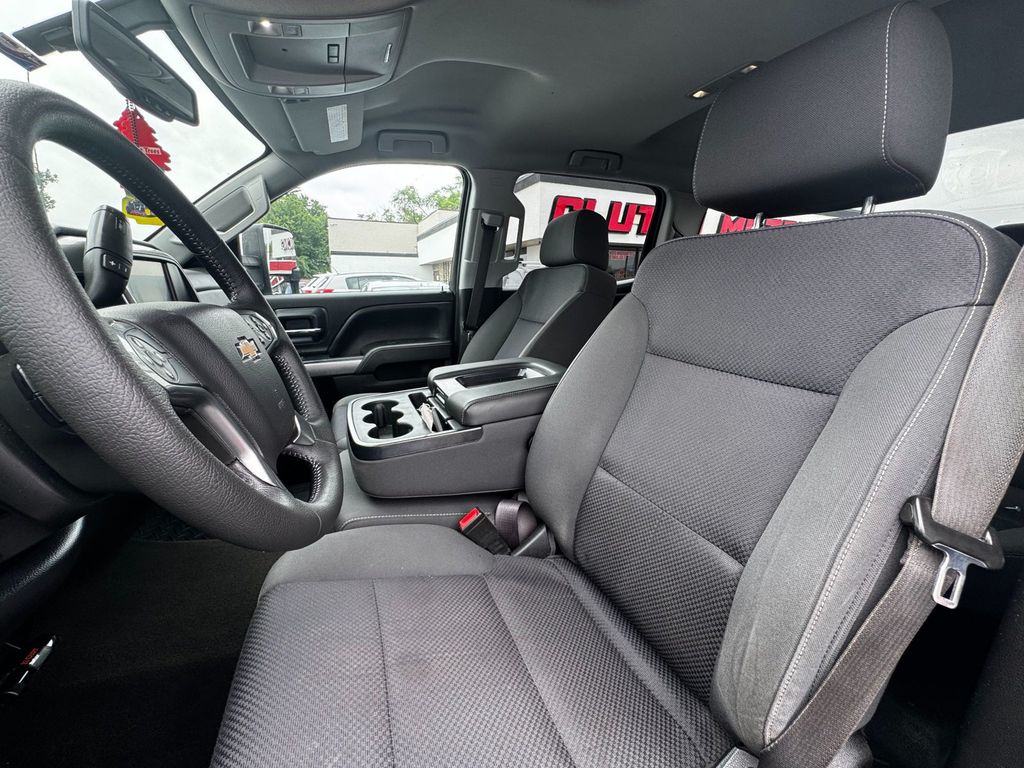 2018 Chevrolet Silverado 2500HD LT - 23062520 - 12