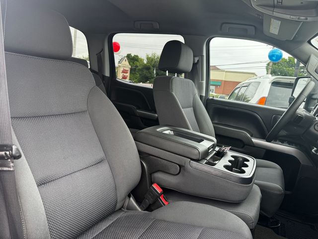 2018 Chevrolet Silverado 2500HD LT - 23062520 - 18