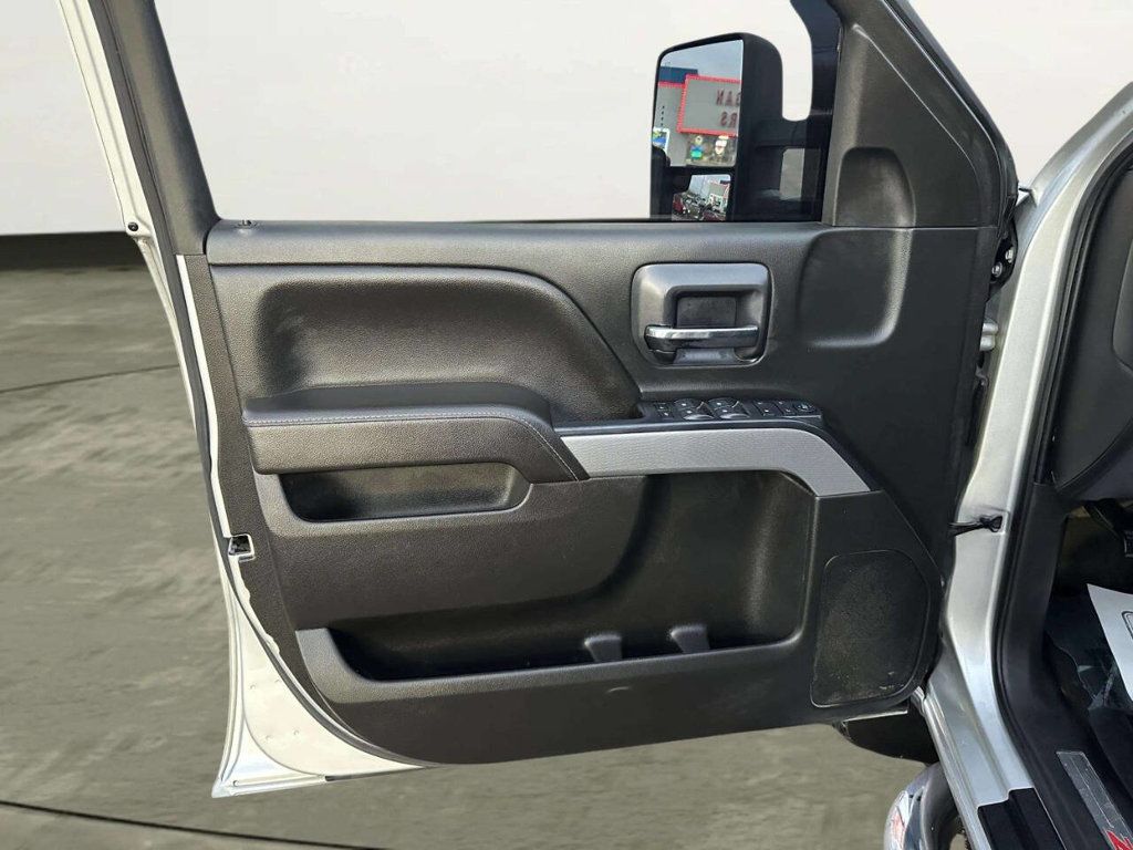 2018 Chevrolet Silverado 2500HD LT 4x4 4dr Crew Cab LB - 22982290 - 10