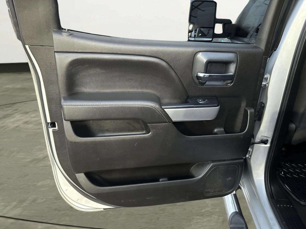 2018 Chevrolet Silverado 2500HD LT 4x4 4dr Crew Cab LB - 22982290 - 12
