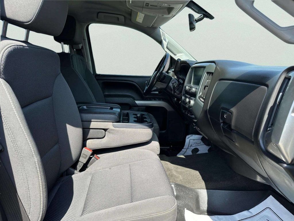 2018 Chevrolet Silverado 2500HD LT 4x4 4dr Crew Cab SB - 23006131 - 19