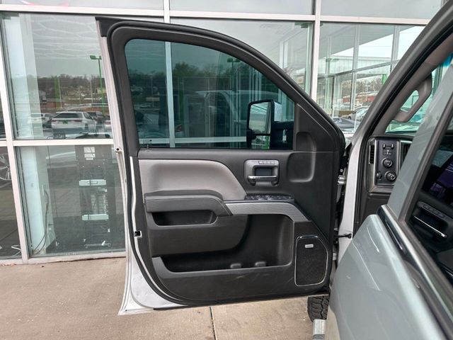 2018 Chevrolet Silverado 2500HD LTZ 4x4 4dr Crew Cab SB - 22958705 - 47
