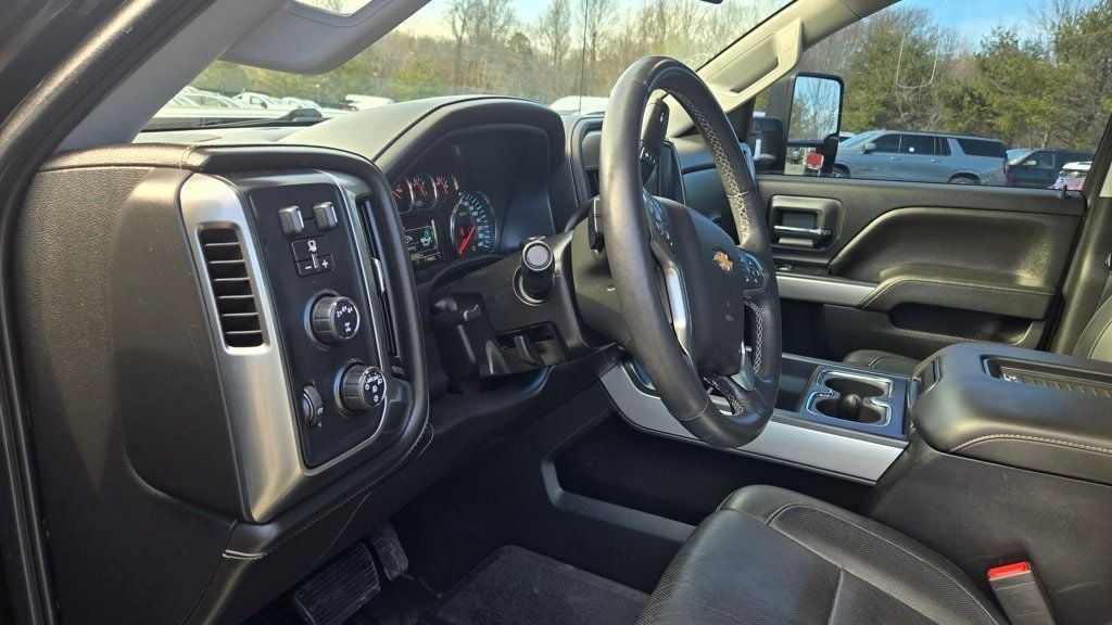 2018 Chevrolet Silverado 2500HD LTZ Z71 Midnight Edition - 22778855 - 13