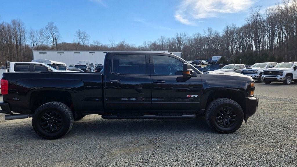 2018 Chevrolet Silverado 2500HD LTZ Z71 Midnight Edition - 22778855 - 1