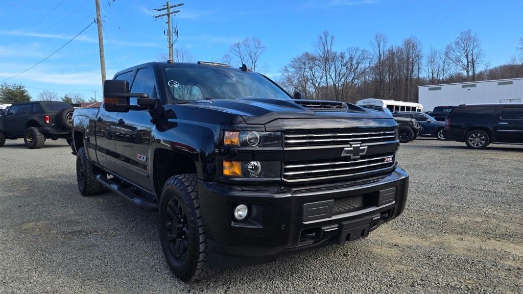 2018 Chevrolet Silverado 2500HD LTZ Z71 Midnight Edition - 22778855 - 22