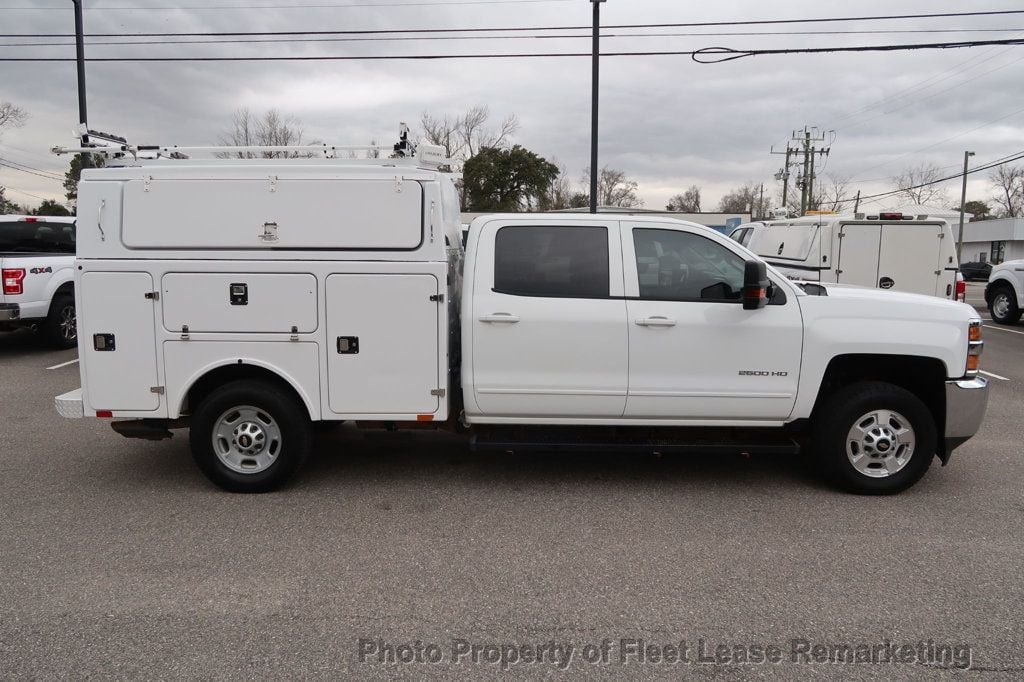 2018 Chevrolet Silverado 2500HD Silverado 2500 4WD Crew Cab Enclosed Utility  - 22768300 - 5