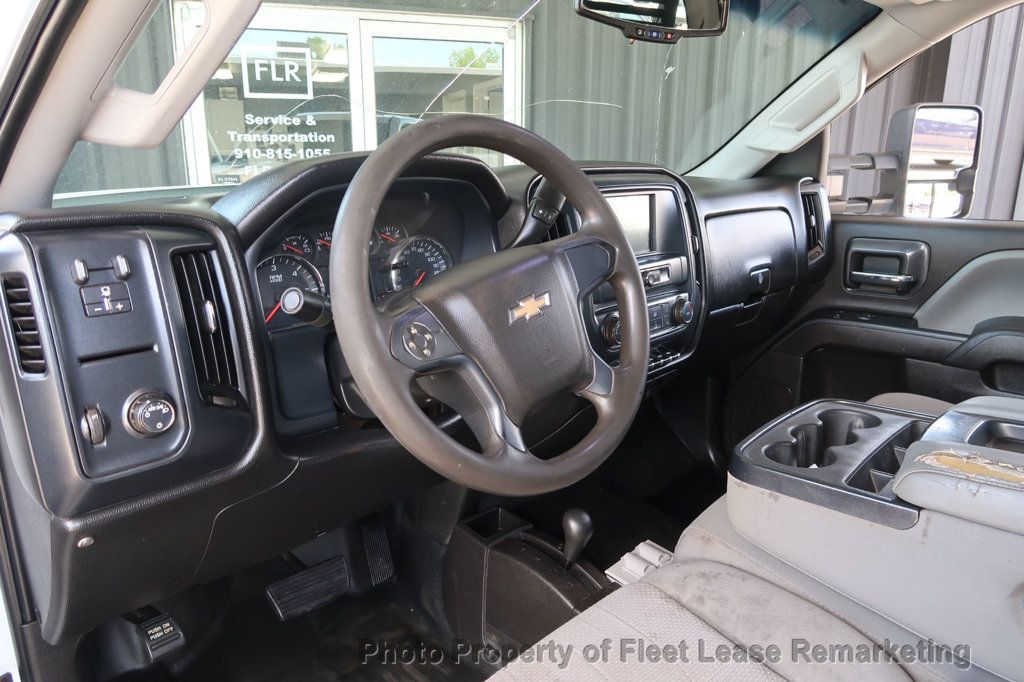 2018 Chevrolet Silverado 2500HD Silverado 2500 4WD Crew Cab Utility - 23028934 - 9