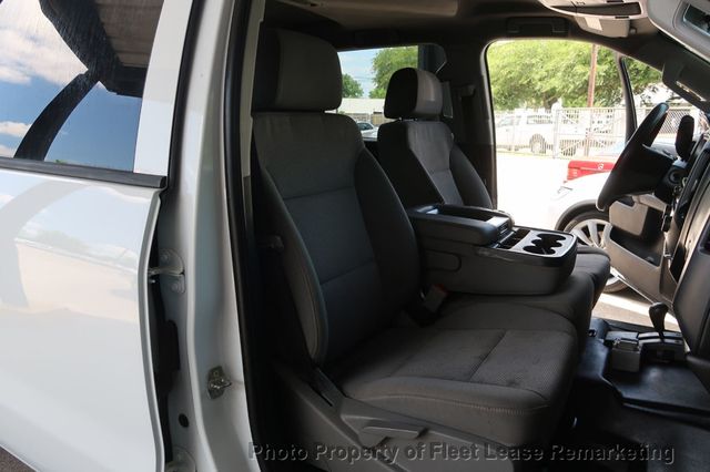 2018 Chevrolet Silverado 2500HD Silverado 2500 4WD Crew Cab Utility - 23028934 - 24