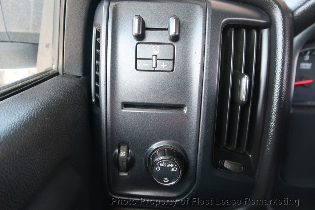 2018 Chevrolet Silverado 2500HD Silverado 2500 4WD Crew Cab Utility - 23028934 - 35