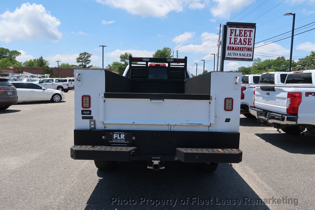 2018 Chevrolet Silverado 2500HD Silverado 2500 4WD Crew Cab Utility - 23028934 - 3