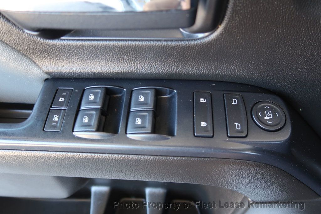 2018 Chevrolet Silverado 3500HD Silverado 3500HD 4WD Dbl Cab Utility DIESEL SRW - 23016520 - 35