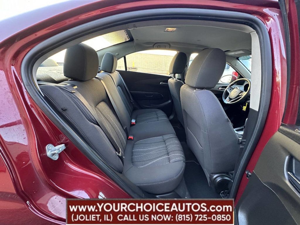 2018 Chevrolet Sonic 4dr Sedan Automatic LT - 22833853 - 19