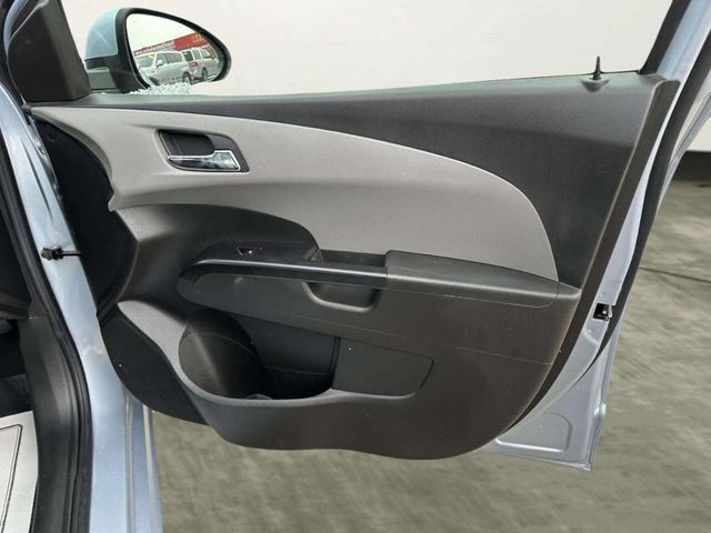 2018 Chevrolet Sonic 4dr Sedan Automatic LT - 22966511 - 19