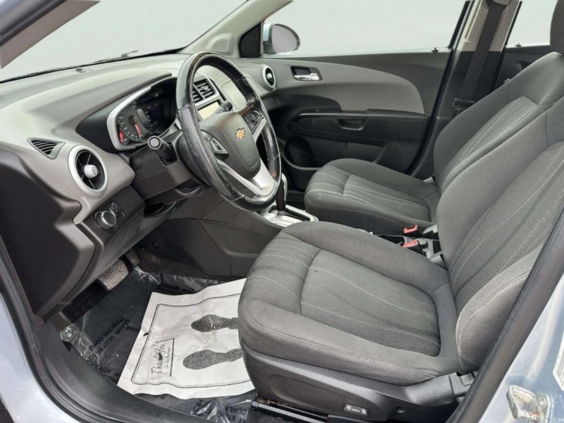 2018 Chevrolet Sonic 4dr Sedan Automatic LT - 22966511 - 8