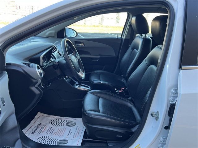 2018 Chevrolet Sonic 4dr Sedan Automatic Premier - 22963795 - 10