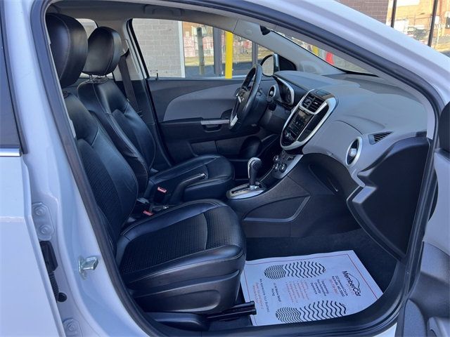 2018 Chevrolet Sonic 4dr Sedan Automatic Premier - 22963795 - 16