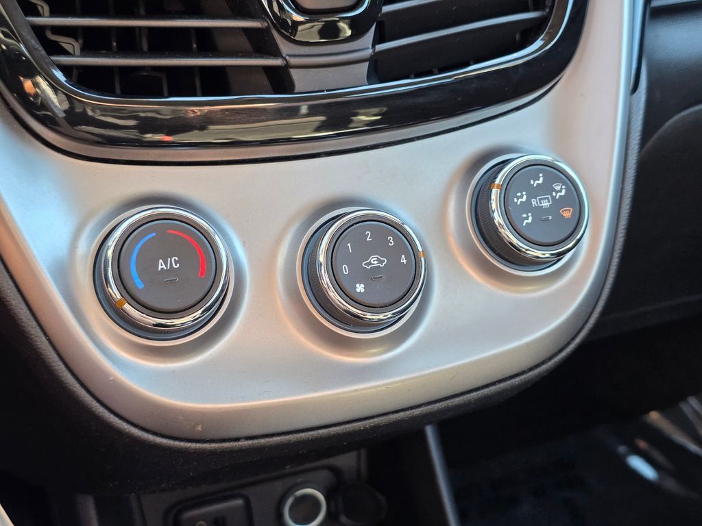 2018 Chevrolet Spark 1LT - 23002565 - 10