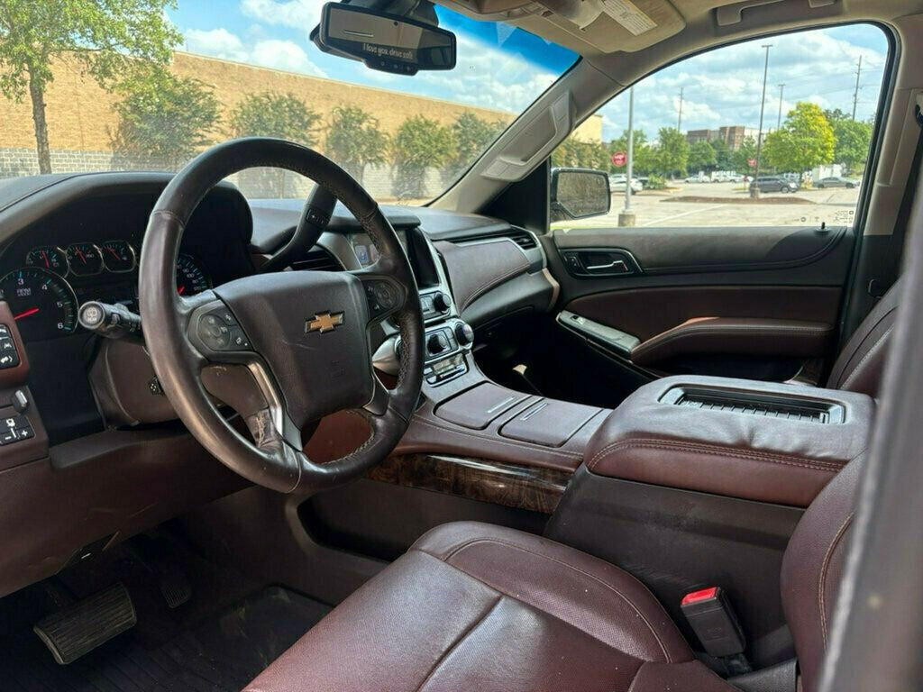 2018 Chevrolet Suburban 1500 Premier photo 2