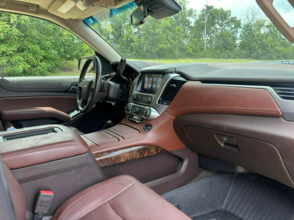 2018 Chevrolet Suburban 1500 Premier photo 3