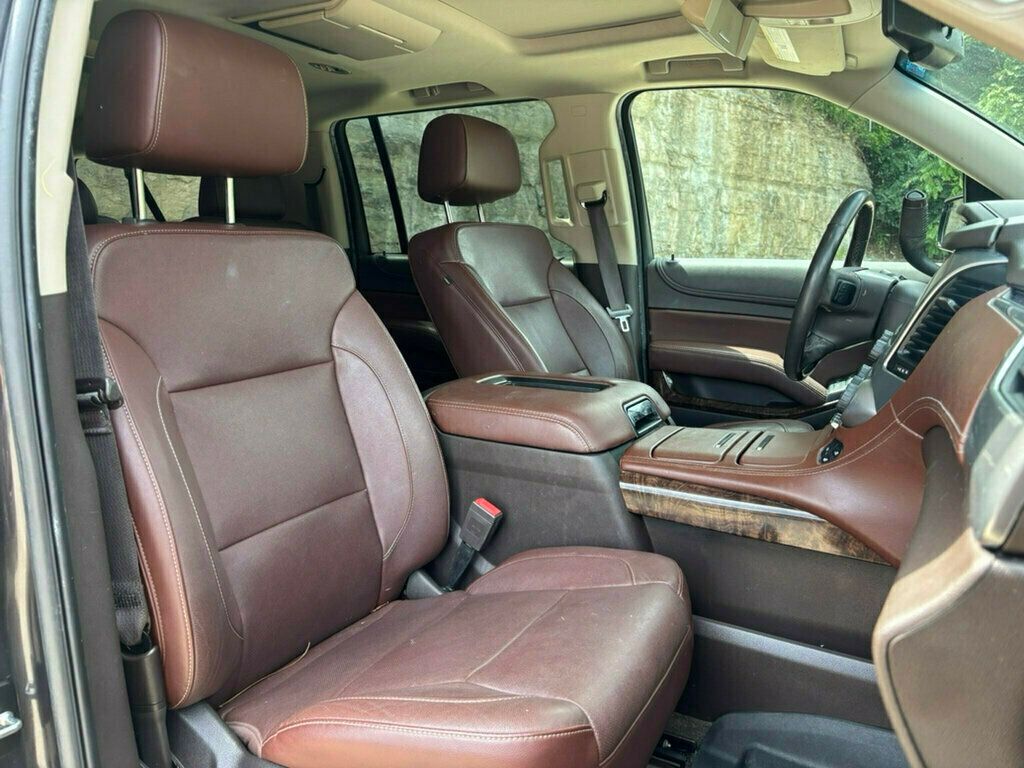 2018 Chevrolet Suburban 1500 Premier photo 4
