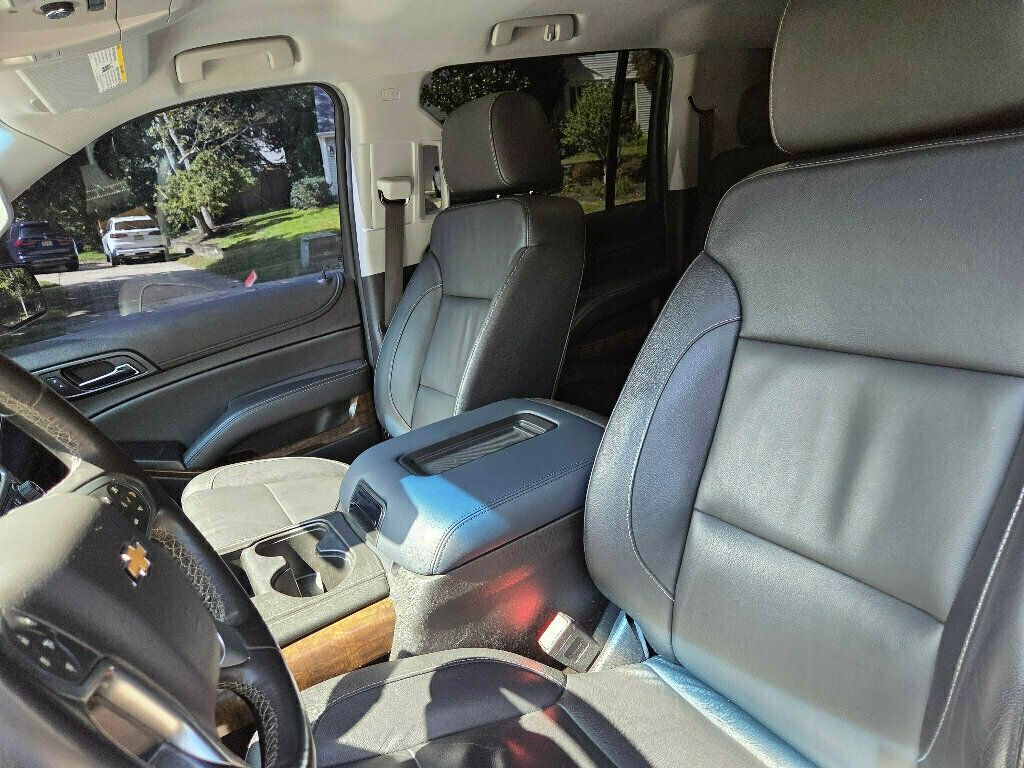 2018 Chevrolet Suburban 1500 LT photo 10