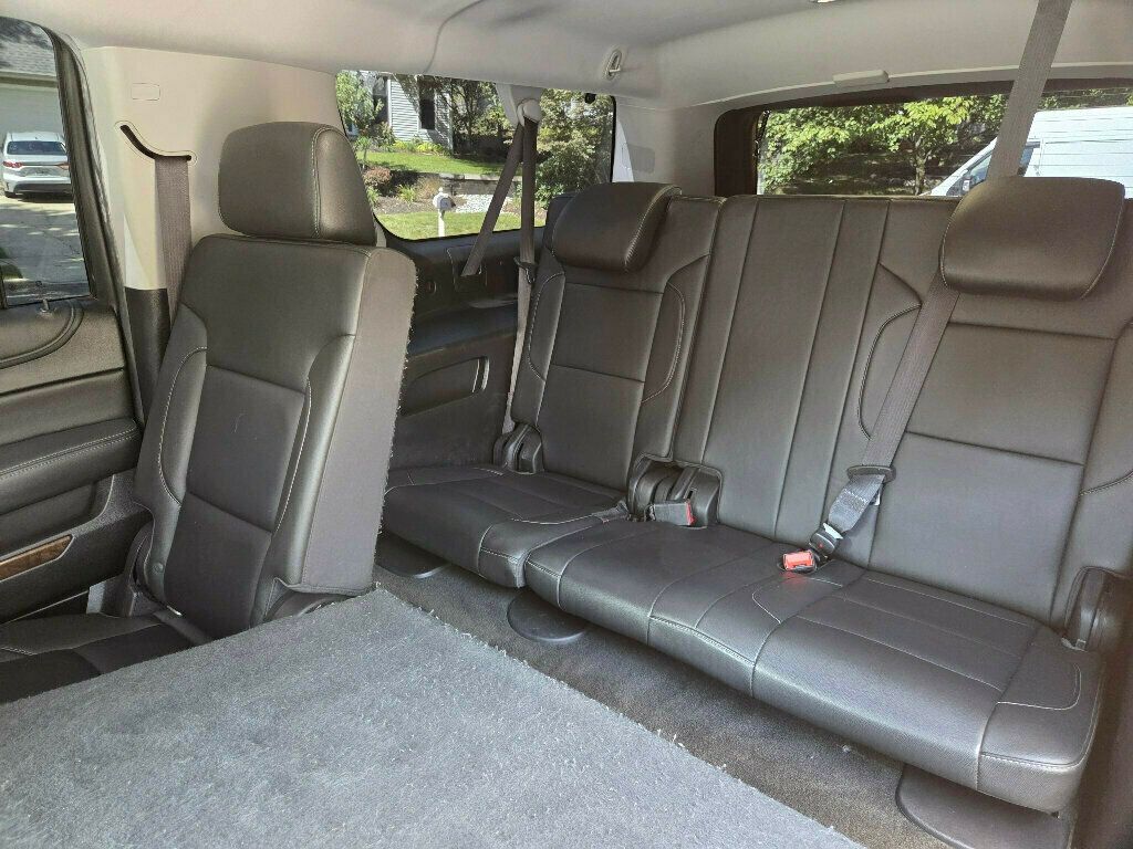 2018 Chevrolet Suburban 1500 LT photo 12