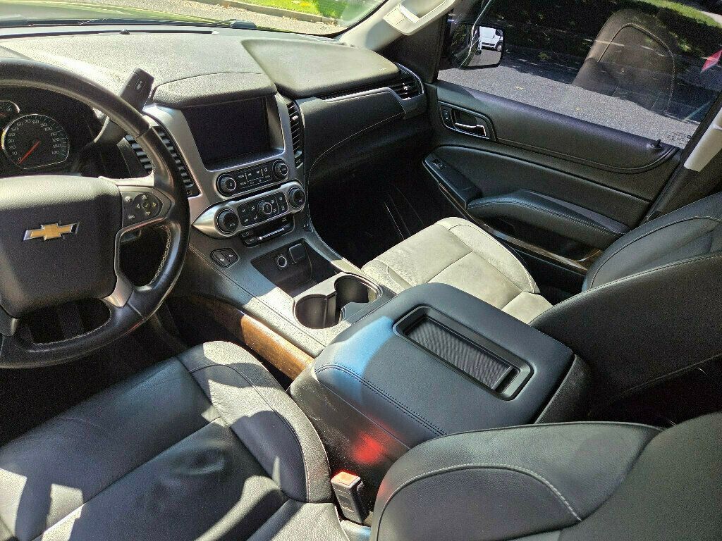 2018 Chevrolet Suburban 1500 LT photo 13