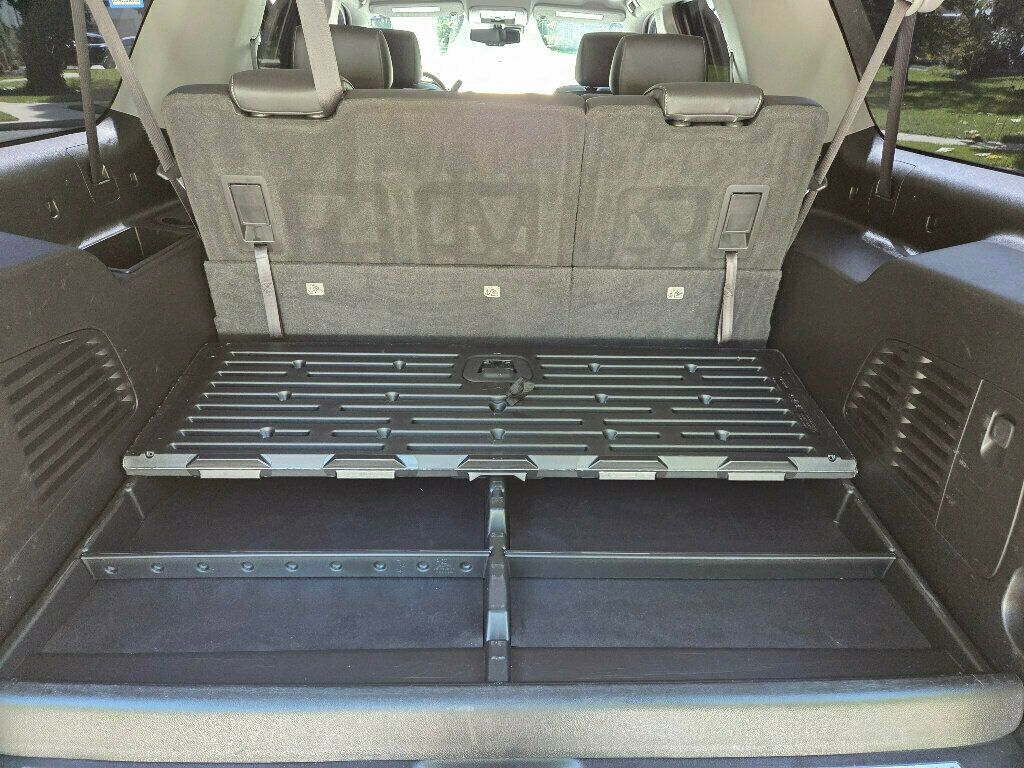 2018 Chevrolet Suburban 1500 LT photo 16